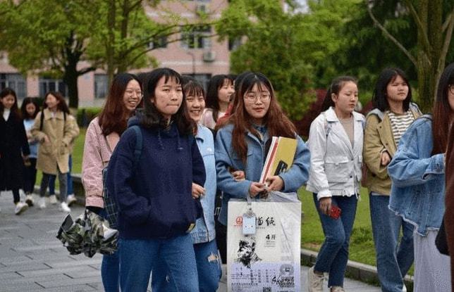 大学就业率不高的4个专业，“坑惨”了应届生，就算985毕业也白搭插图(6)