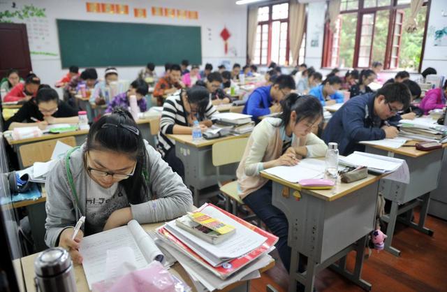 总结:2022中小学教学计划有望调整，英语将变为副科，家长应如何准备插图(9)